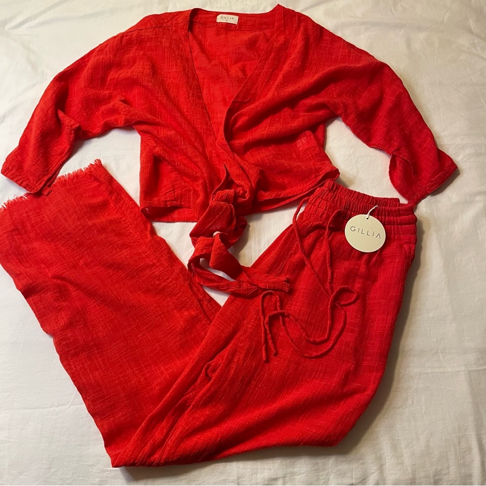 GILLIA Two Piece High Waist Pants and Crop Top